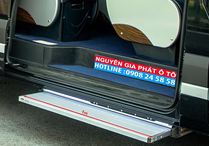 xe khach hyundai solati limousine