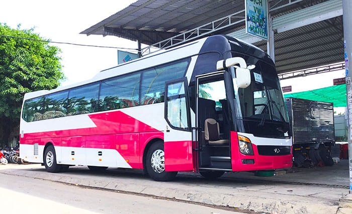 xe khách Hyundai Universe