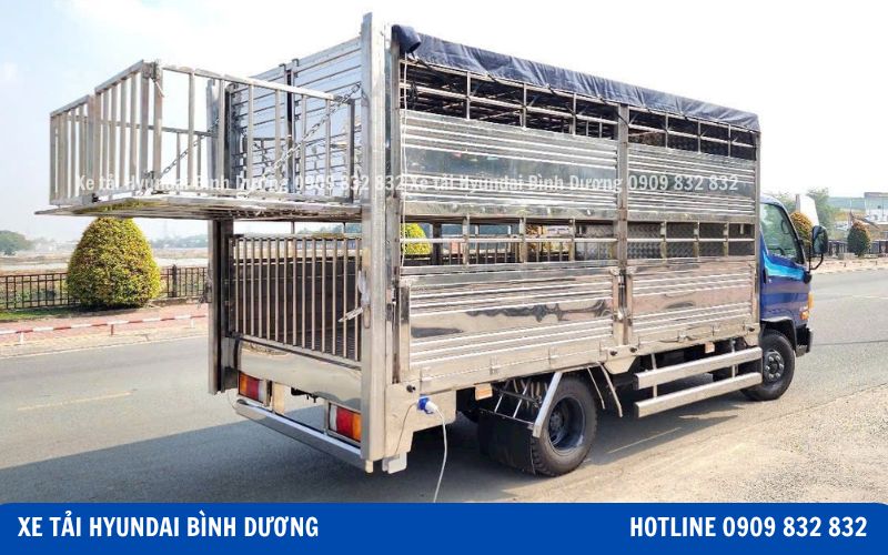 Hyundai 3 tấn thùng chở gia súc