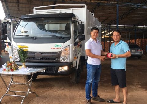 xe đóng thùng chở gạch