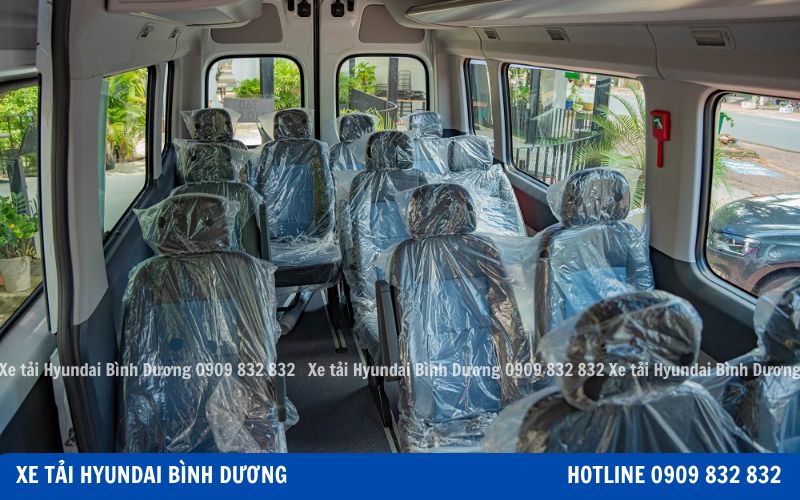Nội thất xe 16 chỗ Hyundai Solati