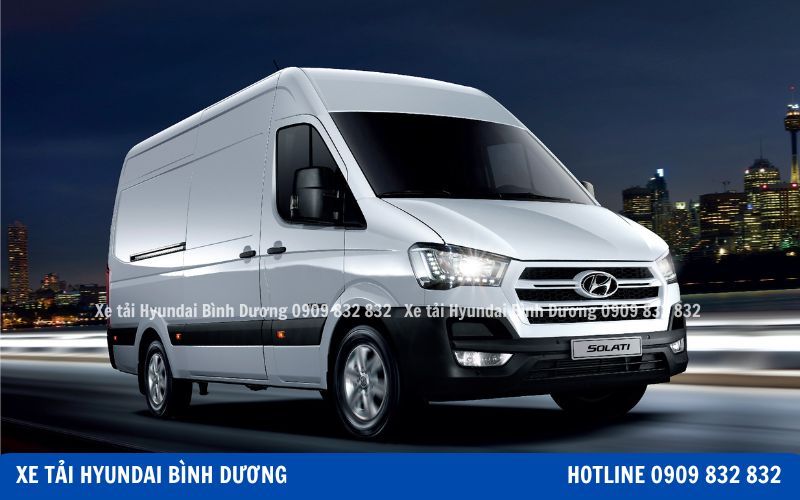 So sánh giá xe 16 chỗ Solati và Transit