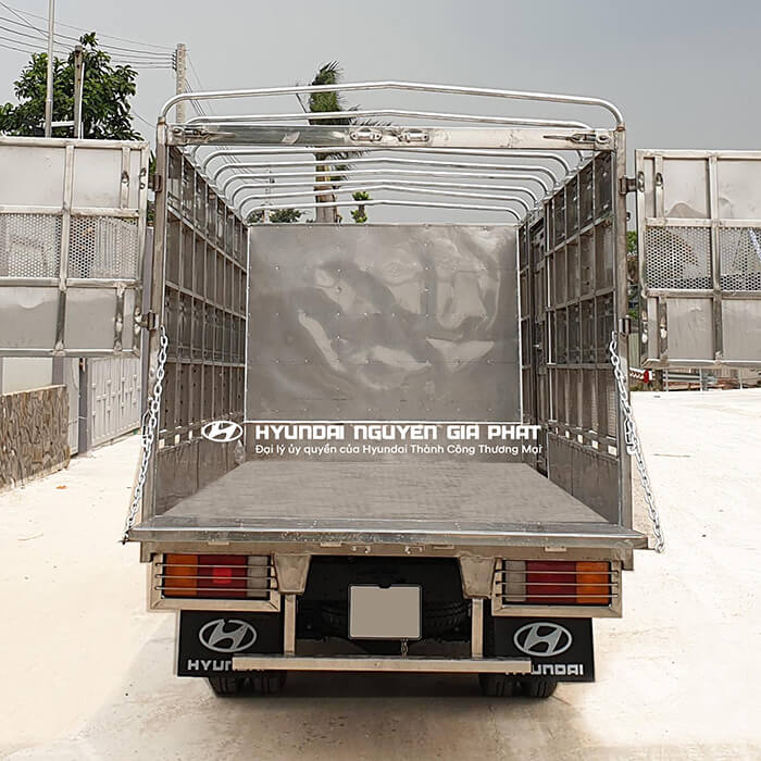 Xe tải chở gia cầm 2t49 thùng dài 4m3