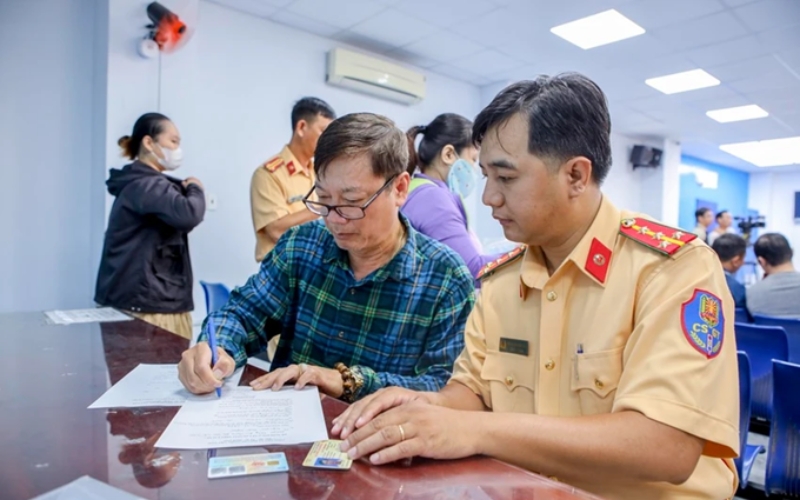 Doanh nghiệp cần chủ động cập nhật thông tin xe sau khi sáp nhập