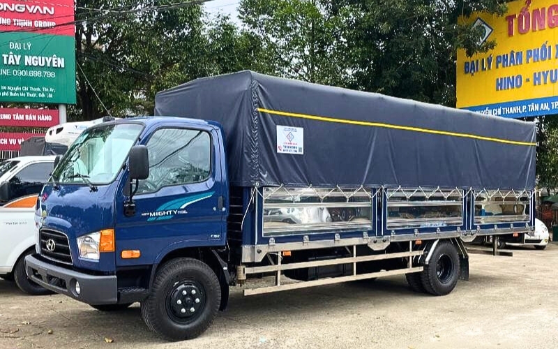 Hyundai 7 tấn W11XL thùng bạt dài 6m3