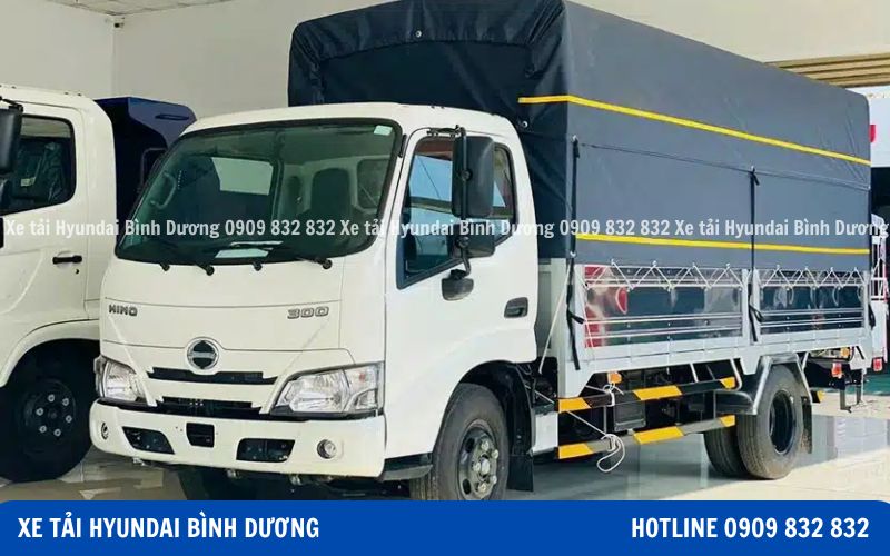 Xe tải chở hàng Hino thùng mui bạt