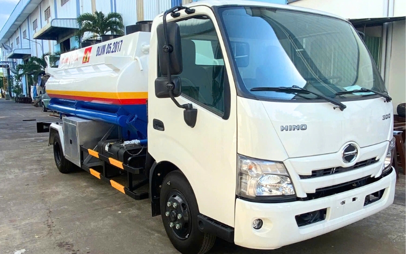 Hino XZU730 bồn chở xăng dầu