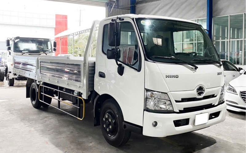 Hino XZU730 phiên bản thùng lửng