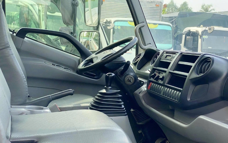 Khoang cabin Hino XZU730