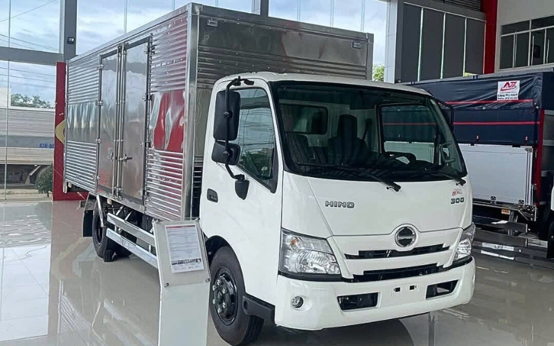Phiên bản xe thùng kín Hino 3.5 tấn