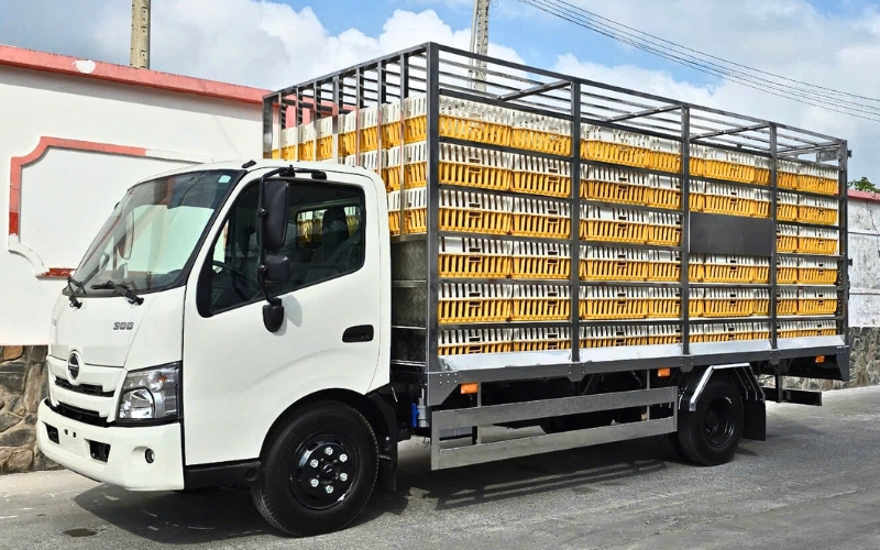 Tải trung Hino 5 tấn XZU730 di chuyển linh hoạt trong đô thị