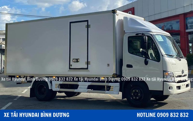 Xe tải nhỏ Hino 2t5 thùng bảo ôn