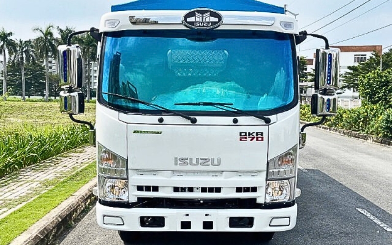 Ngoại thất Isuzu QMR77HE5