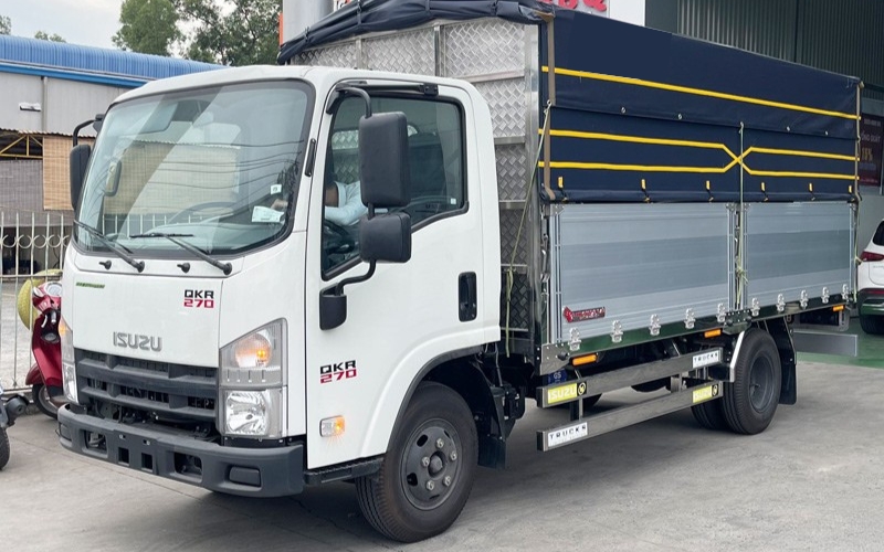 Thùng mui bạt Isuzu QMR77HE5