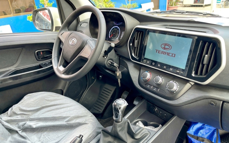 Nội thất Teraco V8 chỗ ngồi rộng rãi, thoải mái 