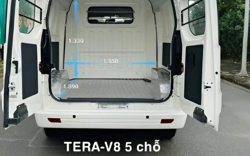 Khoang chứa hàng Tera V8 - 5 chỗ 