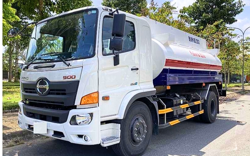 Hino 8 tấn phiên bản thùng chở xăng dầu