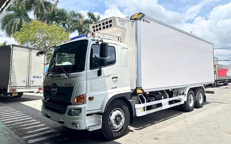Hino thùng đông lạnh