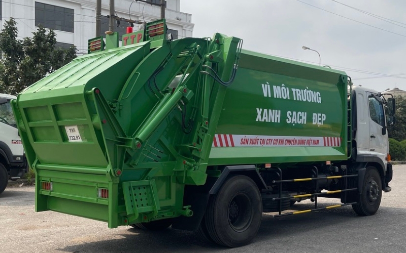 Hino 8 tấn - thùng rác chuyên dụng
