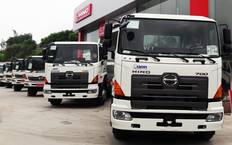 Đầu kéo Hino 700 series